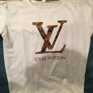 Men’s LV medium tee